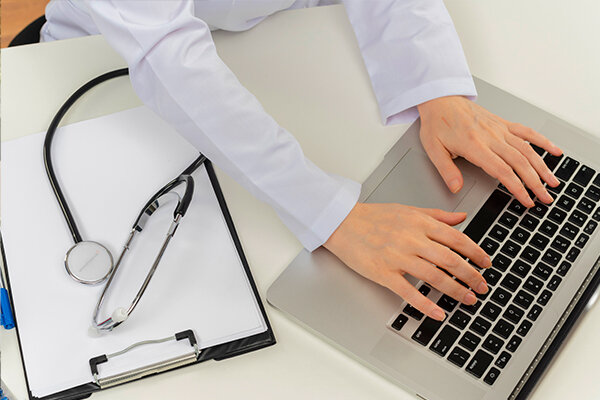 ارائه همزمان کد رهگیری و کد ملی برای دریافت خدمات پاراکلینیک و داروخانه الزامی است