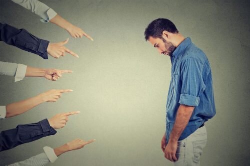 چقدر به حرف دیگران در زندگی اهمیت بدهیم؟ 