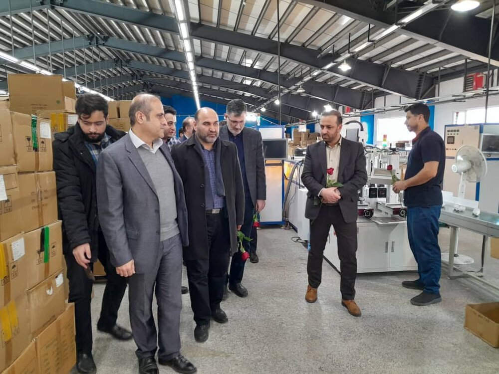 بازدید مدیرکل تامین‌اجتماعی گیلان از شرکت توسعه صنایع نیمه رسانا