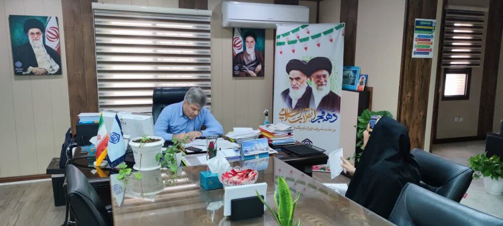 ملاقات مردمی مدیرکل تامین‌اجتماعی قم با بیمه‌شدگان در دهه فجر