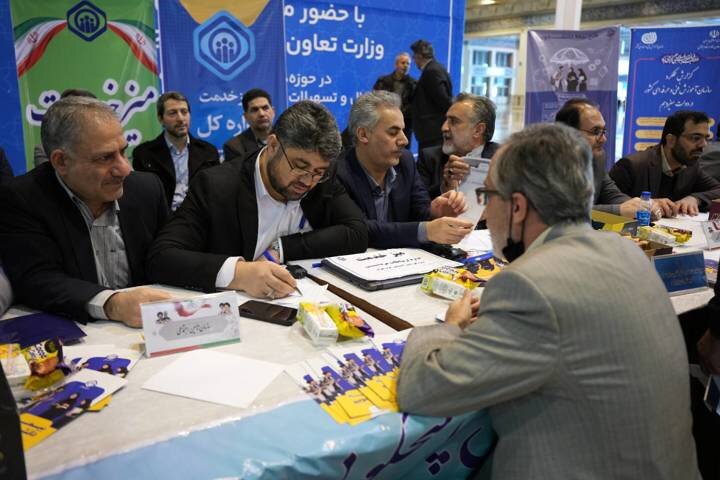 حضور مدیرعامل سازمان تأمین‌اجتماعی در میز خدمت وزارت کار