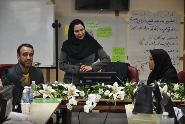 برگزاری کارگاه تربیت مربی طرح "ارتقاء توانمندی‌های شناختی_رفتاری" در محلات آسیب‌خیز کرمانشاه