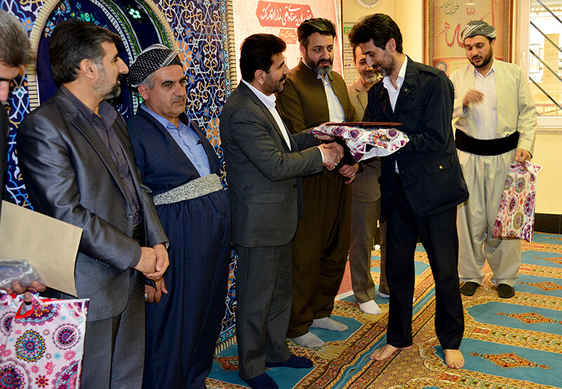 تجلیل از همکاران خانواده شهید شاغل اداره کل تامین اجتماعی کردستان 