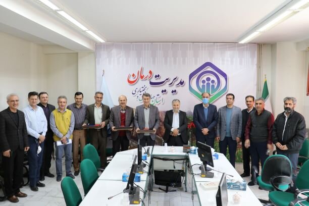 تجلیل از همکاران بازنشسته ستاد مدیریت درمان تامین‌اجتماعی چهارمحال و بختیاری