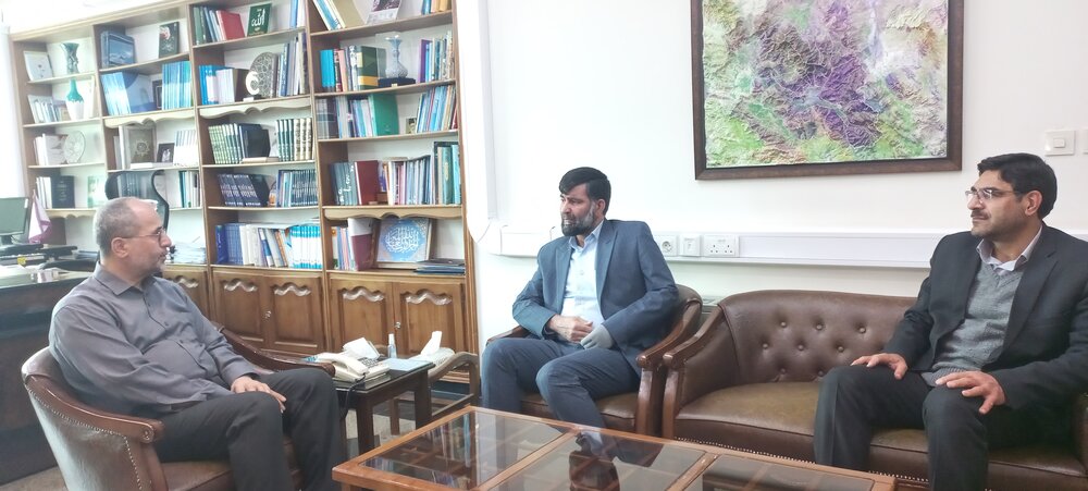 مراجعه بیش از ۵۰ درصد بیمه‌شدگان تامین اجتماعی همدان به مراکز ملکی سازمان در استان