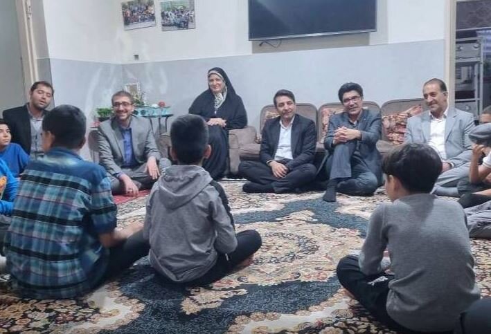 دیدار نوروزی معاون سلامت اجتماعی بهزیستی کشور با فرزندان تحت پوشش در ورامین