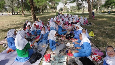 الزام دانش‌آموزان به شرکت در اردوها و دریافت شهریه غیرمصوب تخلف است