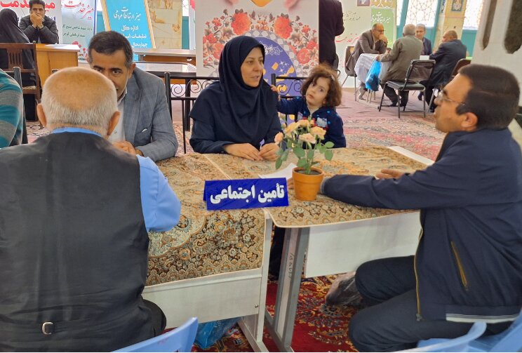 برگزاری میز خدمت مدیریت درمان تامین اجتماعی چهارمحال و بختیاری در مصلای امام (ره) شهرکرد