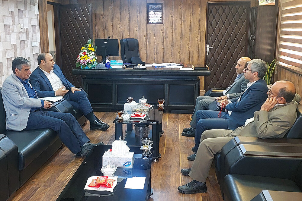 دیدار مدیرکل تامین‌اجتماعی استان خوزستان با مدیرعامل کارخانه کاغذسازی دیبای شوشتر
