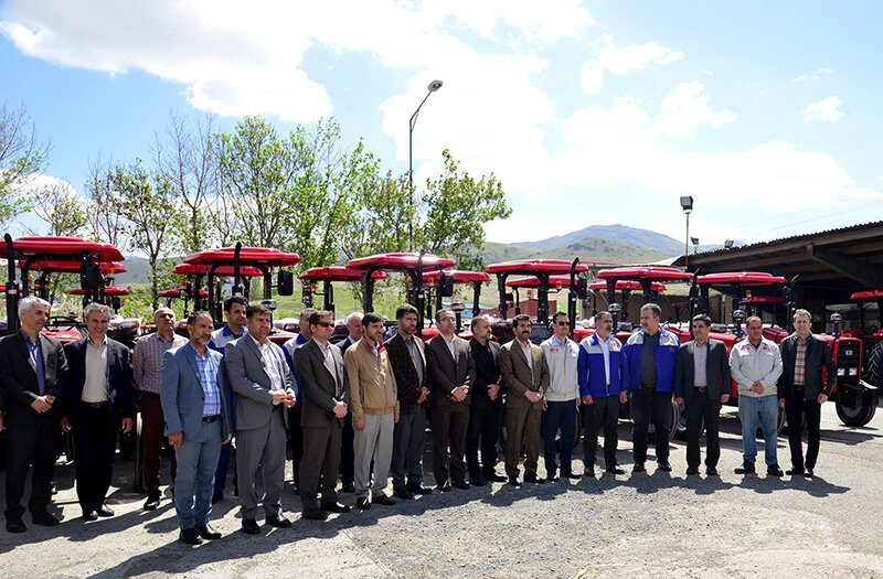 بازدید مدیر کل تامین‌اجتماعی استان کردستان از کارخانه تراکتورسازی
