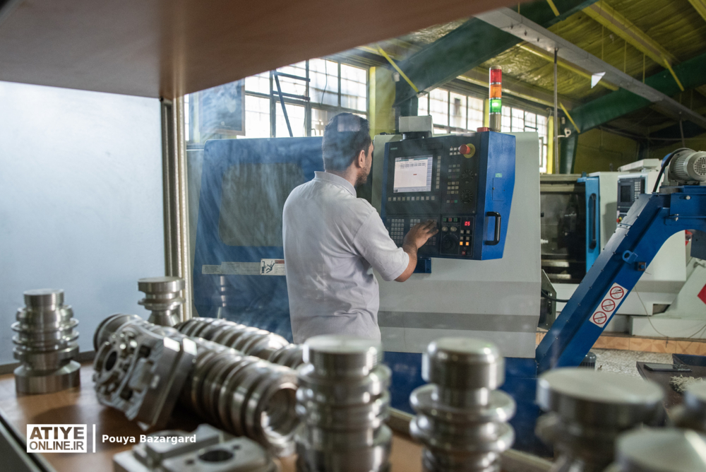 مزایای توزیع فرصت‌های شغلی در حوزه‌های عمومی و خصوصی