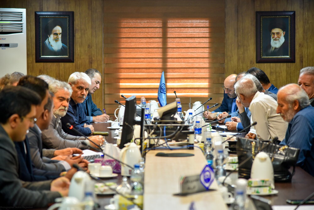 نشست هم‌اندیشی اعضای خانه کار و کارگر خوزستان با حضور مدیرکل تامین اجتماعی استان