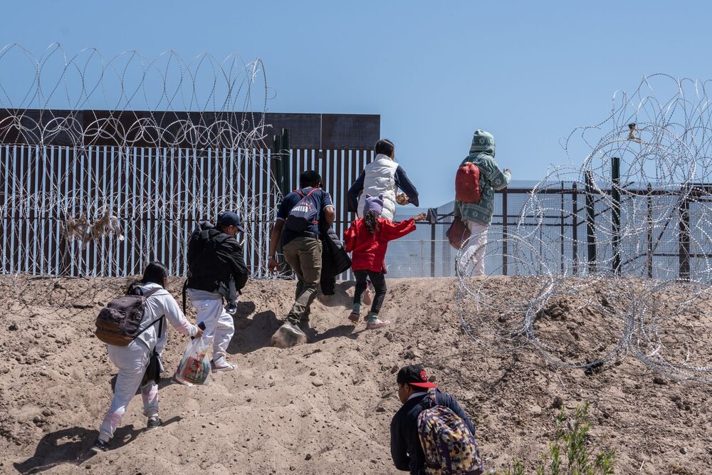 مهاجرت فشار را از بازار کار و اقتصاد ایالات متحده کم می‌کند