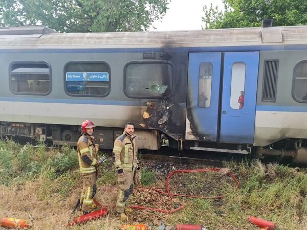 اطفای آتش‌سوزی قطار تهران در محدوده فردیس