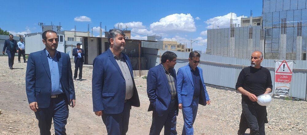 بازدید مدیرکل تامین اجتماعی استان زنجان از درمانگاه سهروردی خدابنده