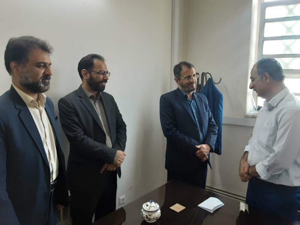 بازدید مدیرکل تامین اجتماعی استان یزد از شعبه ۵