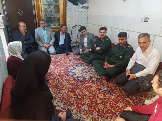 بازدید مدیرکل تامین اجتماعی قزوین از خانواده‌های نیازمند در قالب طرح اطعام علوی