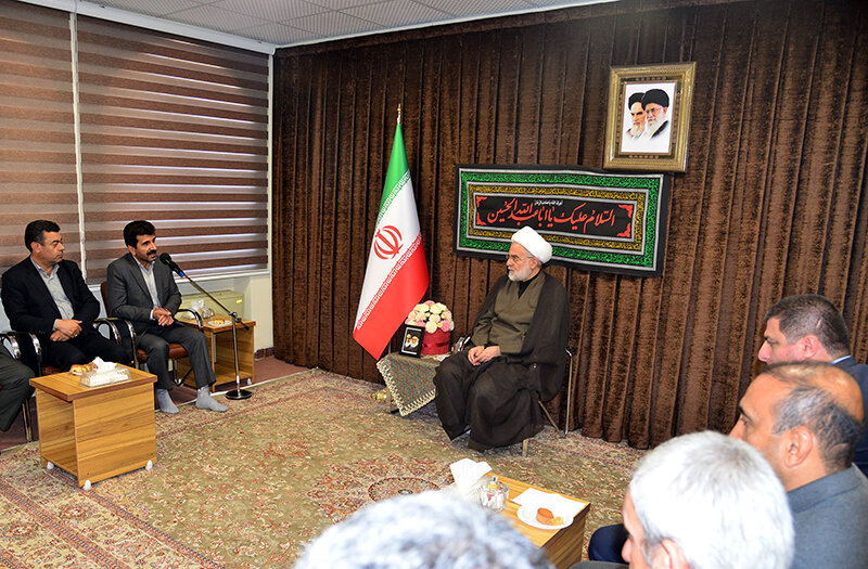 دیدار مدیرکل تامین اجتماعی کردستان با نماینده ولی فقیه استان