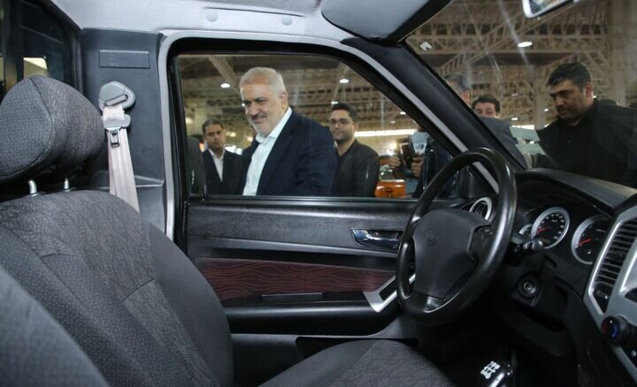 تامین سهم ارزی خودروسازان از صادرات