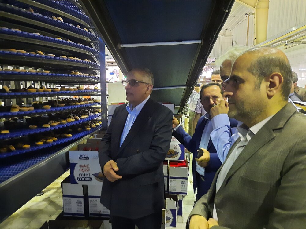 بازدید مدیرکل تامین اجتماعی گیلان از شرکت کلوچه نادریان فرد لاهیجان
