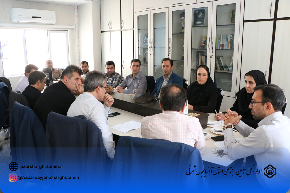 بازدید نظارتی رؤسای ادارات تخصصی اداره‌کل تأمین‌اجتماعی آذربایجان‌شرقی از شعبه مرند