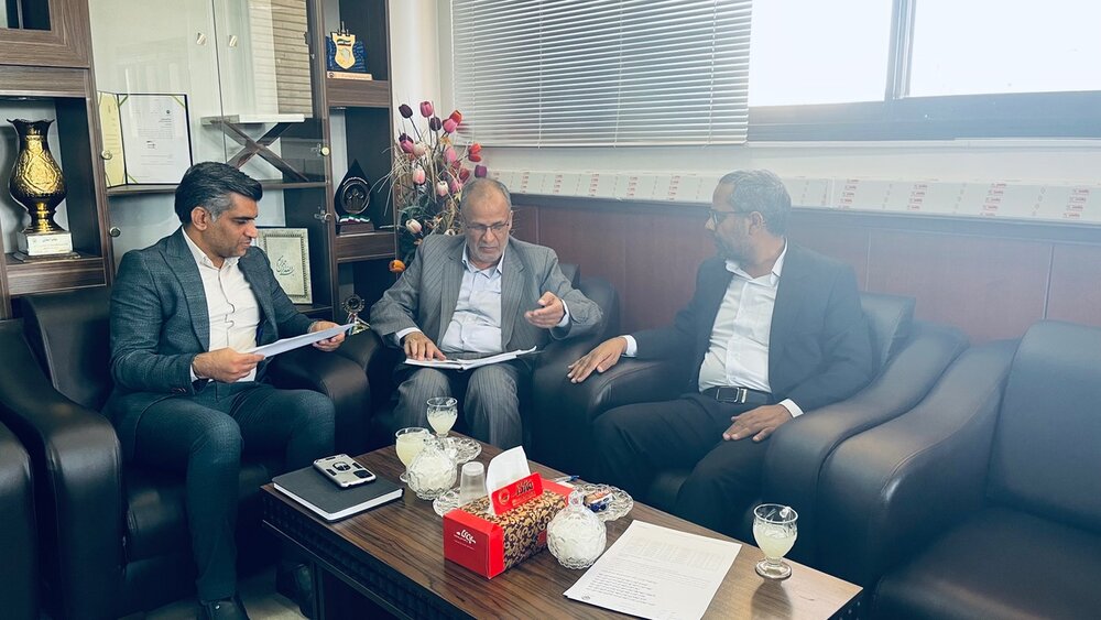 دیدار مدیرکل تامین‌اجتماعی کرمان با رئیس کانون بازنشستگان کارگری استان