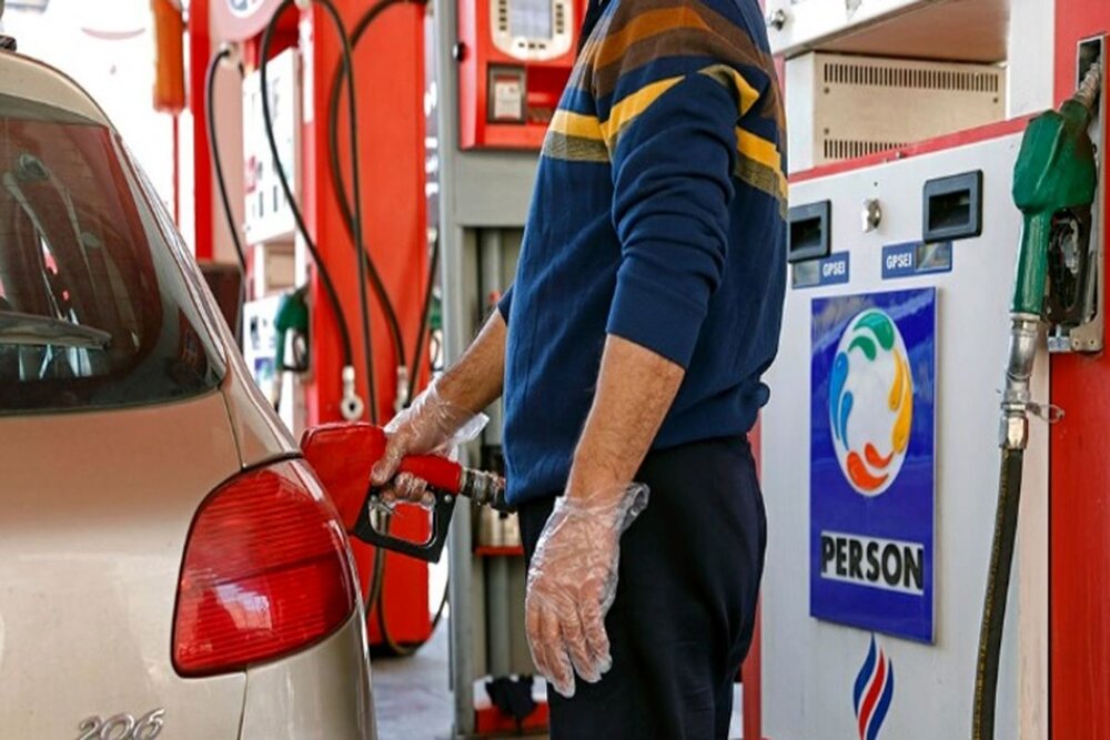 ۶۰ لیتر سهمیه بنزین شهریور امشب شارژ می‌شود
