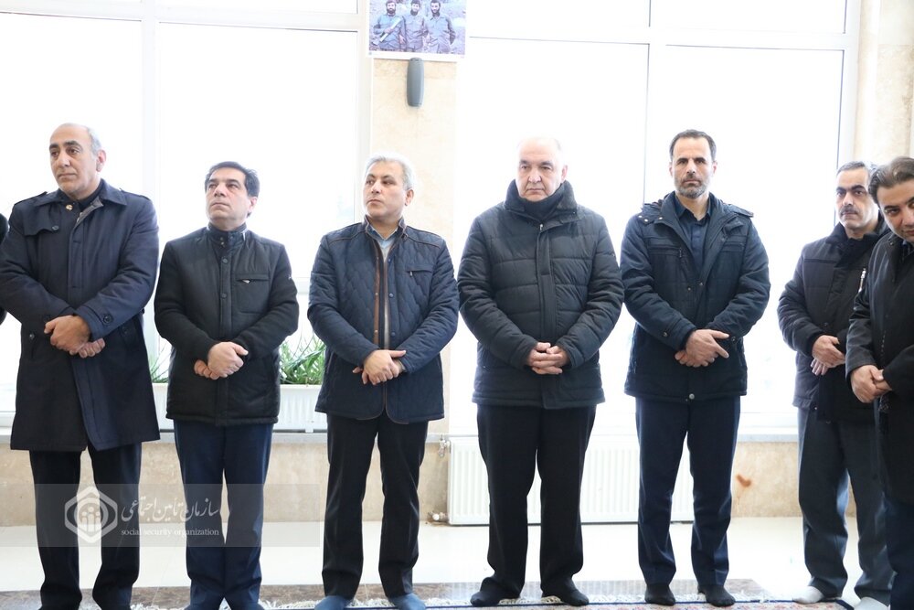 غبارروبی گلزار شهدا با حضور مدیران و کارکنان تأمین اجتماعی آذربایجان‌شرقی