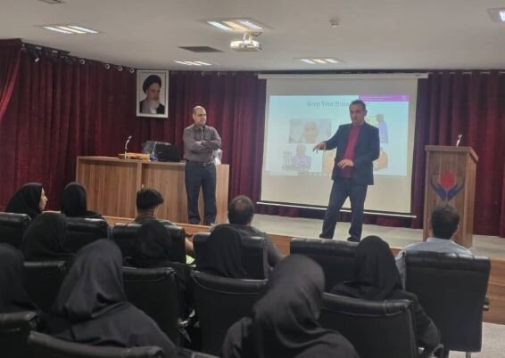 برگزاری دوره آموزشی سالمندیاری برای مراقبین سالمندان در اهواز