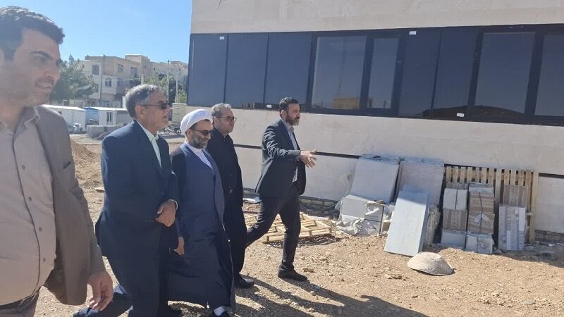 بازدید نمایندگان مجلس شورای اسلامی از پروژه درمانگاه تامین اجتماعی محلات