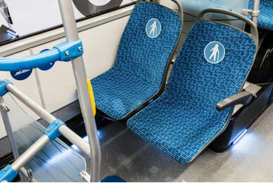 وسایل حمل و نقل عمومی باید صندلی مخصوص سالمند داشته باشند