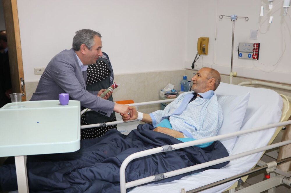 عیادت مدیر درمان تامین اجتماعی اردبیل از بیماران بستری در بیمارستان سبلان