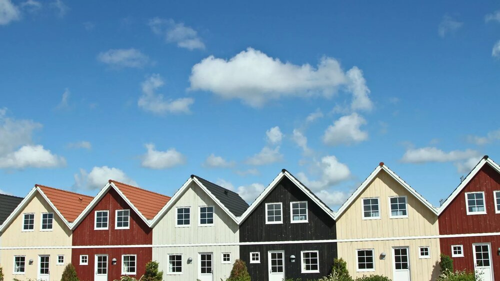 با چند ماه حقوق معلمی در اروپا می‌توان صاحب‌خانه شد؟