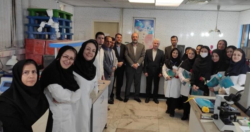 تقدیر مدیر درمان تامین اجتماعی البرز از کارکنان آزمایشگاه‌ها