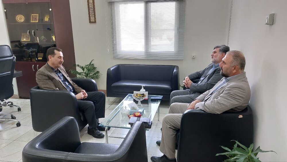 دیدار عضو شورای شهر رشت با مدیر درمان تامین اجتماعی گیلان