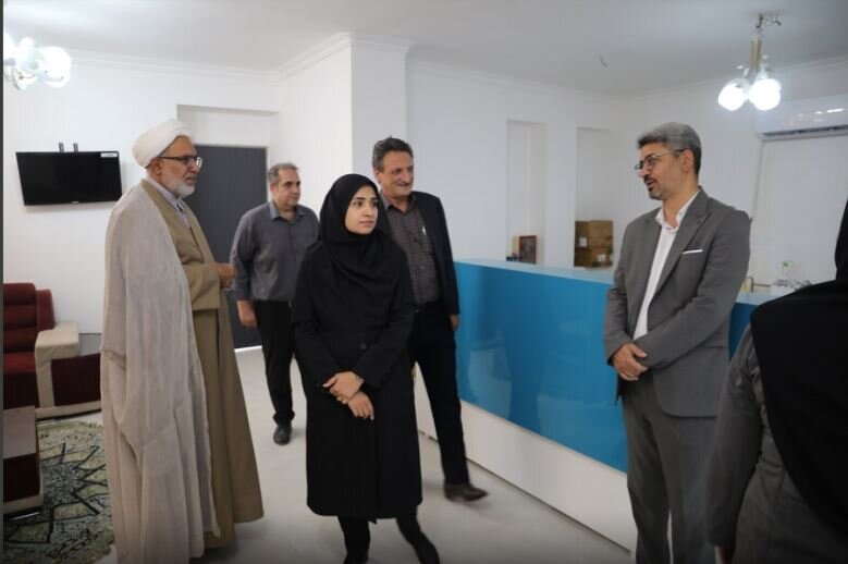 بازدید مدیرکل بهزیستی هرمزگان از مرکز شبانه‌روزی سالمندان در بندرعباس