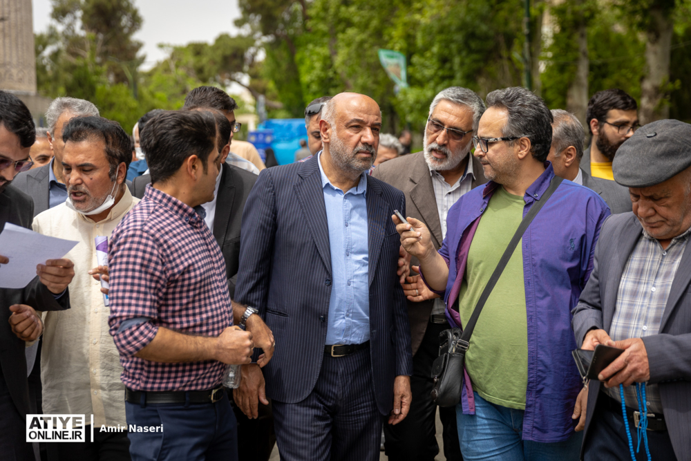 حضور وزیر تعاون، کار و رفاه اجتماعی در نماز جمعه پنجم اردیبهشت