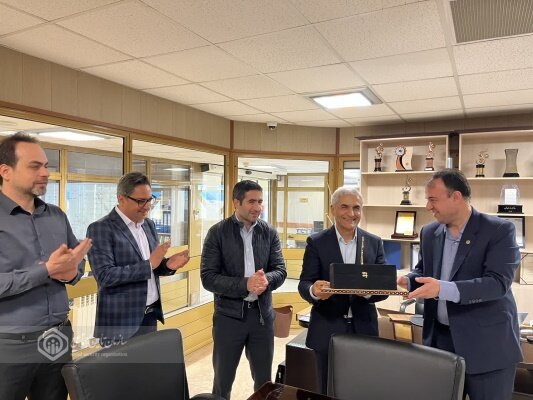 تقدیر مدیرکل تامین اجتماعی قزوین از کارفرمای دوستدار کارگر