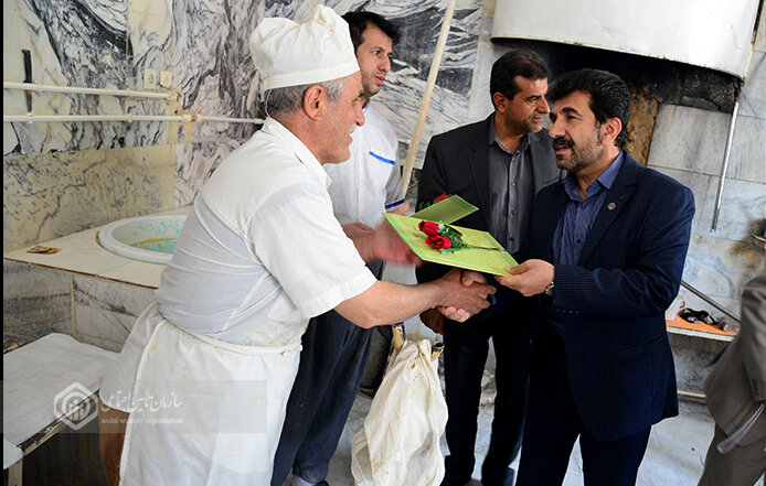 دیدار صمیمی مدیرکل تامین اجتماعی کردستان با کارگران خباز 