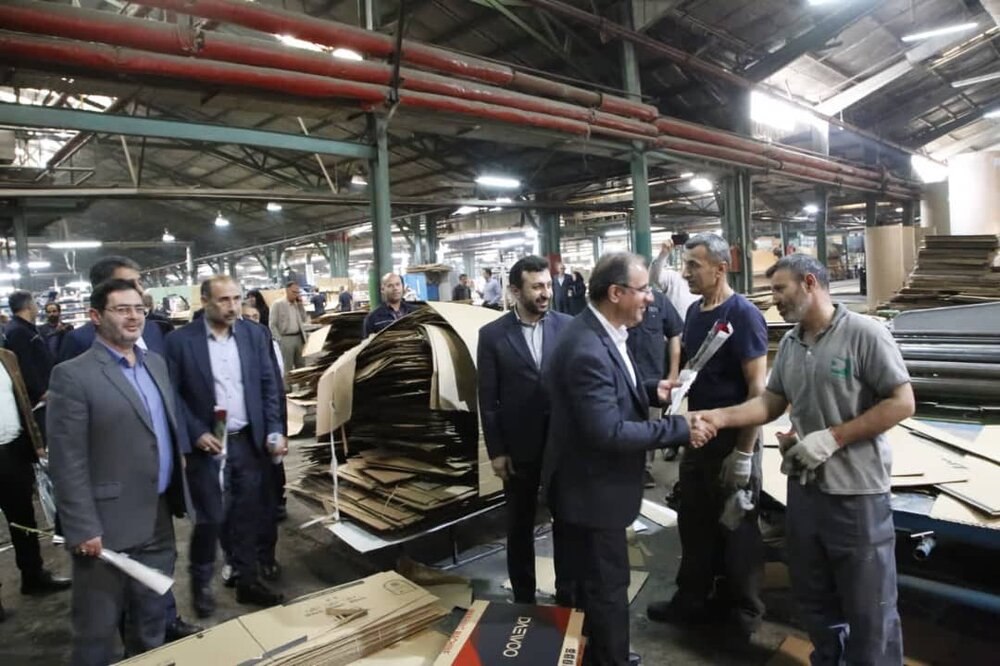 بازدید مدیرکل تأمین اجتماعی غرب تهران از شرکت‌ کاتن‌سازی ایران