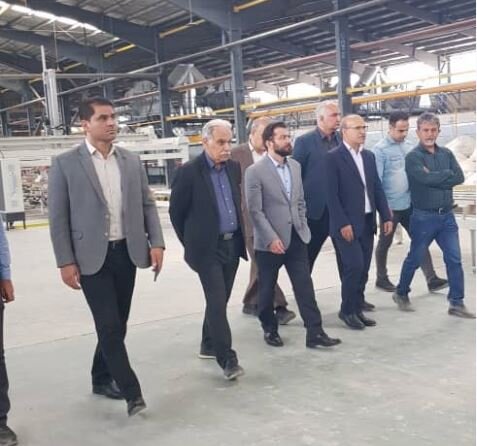 بازدید مدیران بیمه و درمان تامین اجتماعی کرمانشاه از کارخانه چیا سرام زاگرس
