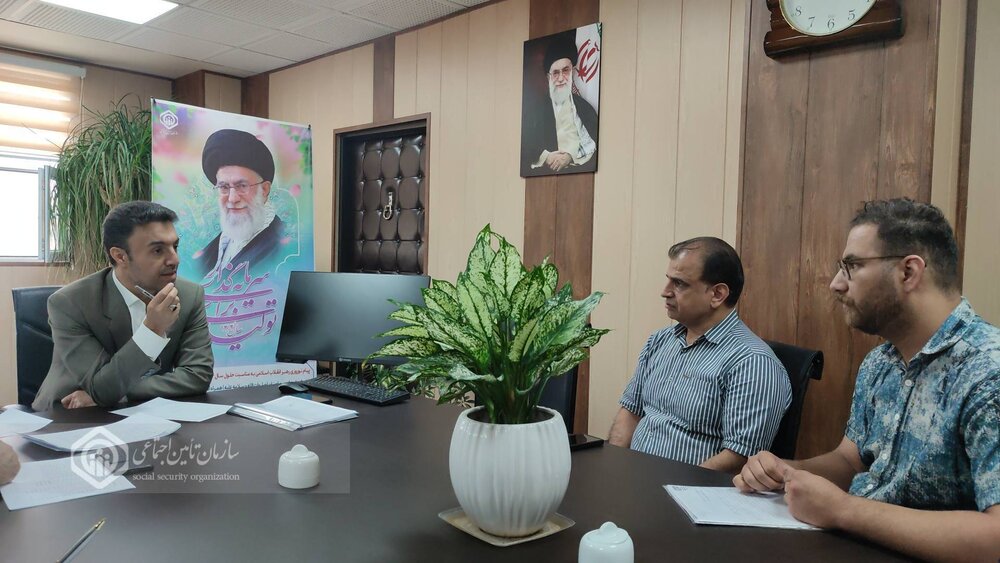 دیدار چهره به چهره مدیرکل تأمین اجتماعی البرز با کارگران و کارفرمایان