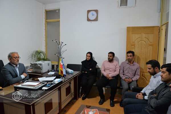 دیدار چهره‌به‌چهره مدیرکل تأمین اجتماعی خراسان جنوبی با کارکنان شعبه درمیان