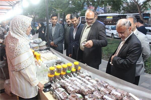 بازدید سرپرست اداره کار خراسان رضوی از نمایشگاه محصولات صنایع دستی بازار برکت