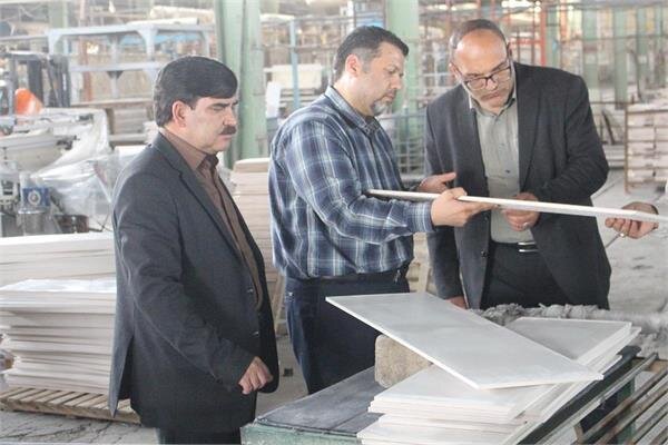 بازدید سرپرست اداره کل تعاون،کار و رفاه اجتماعی خراسان رضوی از کارخانه کاشی طوس قوچان