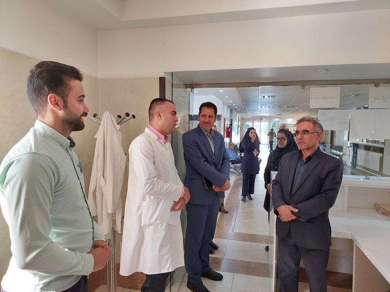 بازدید مدیر درمان تامین اجتماعی استان مرکزی از درمانگاه پروفسور حسابی تفرش