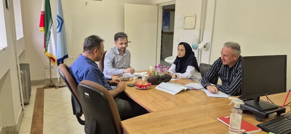 بازدید مدیر درمان تامین اجتماعی کاشان از درمانگاه شهدای نطنز