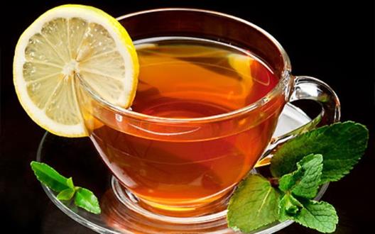 افرادی که نباید چای بنوشند
