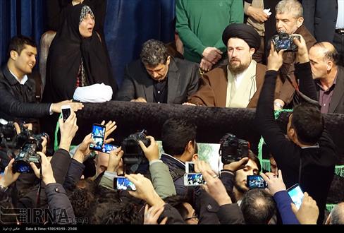 خاکسپاری پیکر آیت الله هاشمی در حرم مطهر امام خمینی (ره)