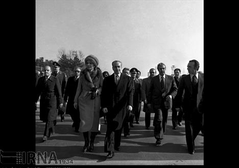 گزارش تصویری از  ۲۶ دی ۱۳۵۷- فرار شاه از ایران